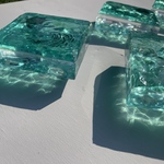 在庫有り！　インテリアアートブロック　エメラルドグリーンの海とカメと小魚たち　スケルトン海　（足つき）