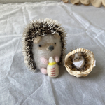 【新作】子育て頑張るハリネズミママ
