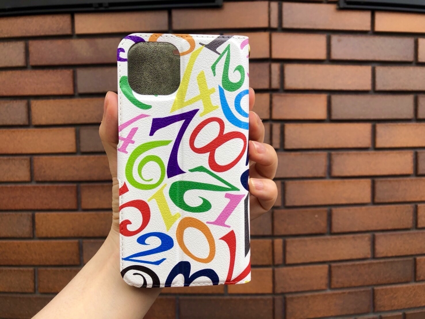 スワロフスキー　ハイクオリティー iPhoneケース　ブラック数字　ベルトあり 公式】【スワロフスキー】High スマートフォンケース, iPhone 16