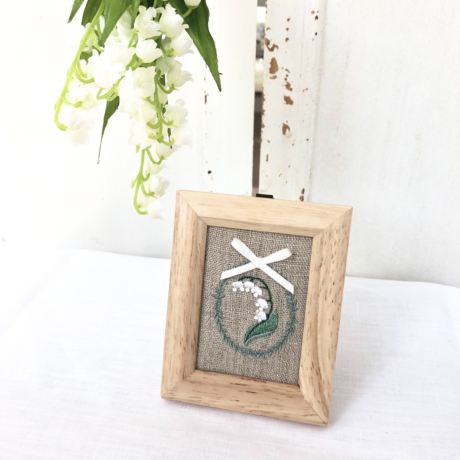すずらん刺繍フレーム - Fragrance.of.baby | minne 国内最大級