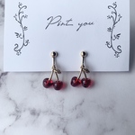 小ぶりなチェリーの イヤリング　     ピアス変更OK