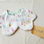 再3販＊レインドロップpink＊8重ガーゼのもくもく雲スタイ＊サイズ調節可能よだれかけ    