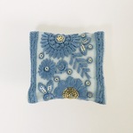 【受注生産】クッション　中サイズ　ブルー刺繍　ドール用　1/6スケール