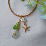 シーグラスと海の仲間のネックレス（グリーン・水色）　