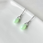 ひとつぶチェコドロップのピアス メロングリーン×ホワイト No.005D