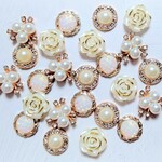 24個セット＊ゴールド＊カボション＊大振り　パール　フラワー　アクセサリー　パーツ