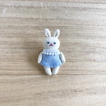 子うさぎのブローチ