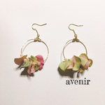 可愛い 花びら フープ ピアス