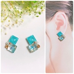 ターコイズブルーとアクアシェルのピアス　イヤリング　ビジュー　夏　爽やか　レジン　