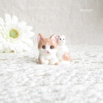 仲良しの猫とネズミ　陶土ブローチ