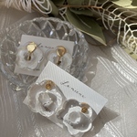 clear flower pierce♡earring(大人可愛い 春  新作 レジン 金具変更可能アレルギー対応)