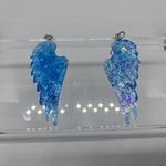 煌めく翼のピアス