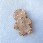 アイシングクッキー風刺繍ブローチ(ベージュ)