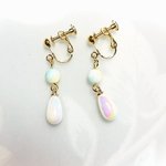 オーロラ色のイヤリング