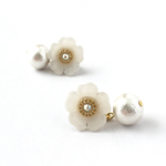 小花のピアス《ホワイト》（再販）