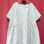 ◆sale◆青いお花畑 半袖 ワンピース