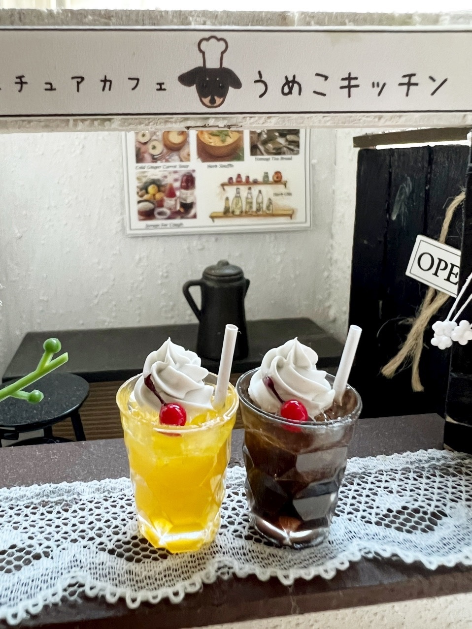 ペプシ　コーラフロート＆クリームソーダ２個セット　食品サンプル　フェイクフード Amazon.co.jp: 食品サンプル コーラフロート ディスプレイ 販促