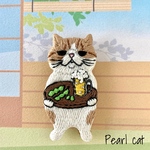 【再販】ビールでねぎらう猫の刺繍ブローチ【エキゾチックショートヘア】