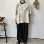 New:✳︎リネンコットン✳︎ふんわりギャザーのチビ襟切り替えくるみ釦ブラウス（生成り×ブラック）