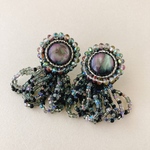 ビーズ刺繍ピアス