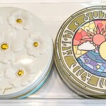 ☆カルピスバターのショートブレッド缶　２缶入り（お菓子のミカタ・太陽と月缶、ブーケ缶）　