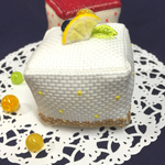 ケーキのピンクッション(レモンのレアチーズケーキ)