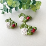 シロツメクサのブローチ