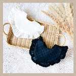 ラウンドフリルスタイ【ネーム刺繍】