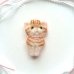 とらにゃんブローチ
