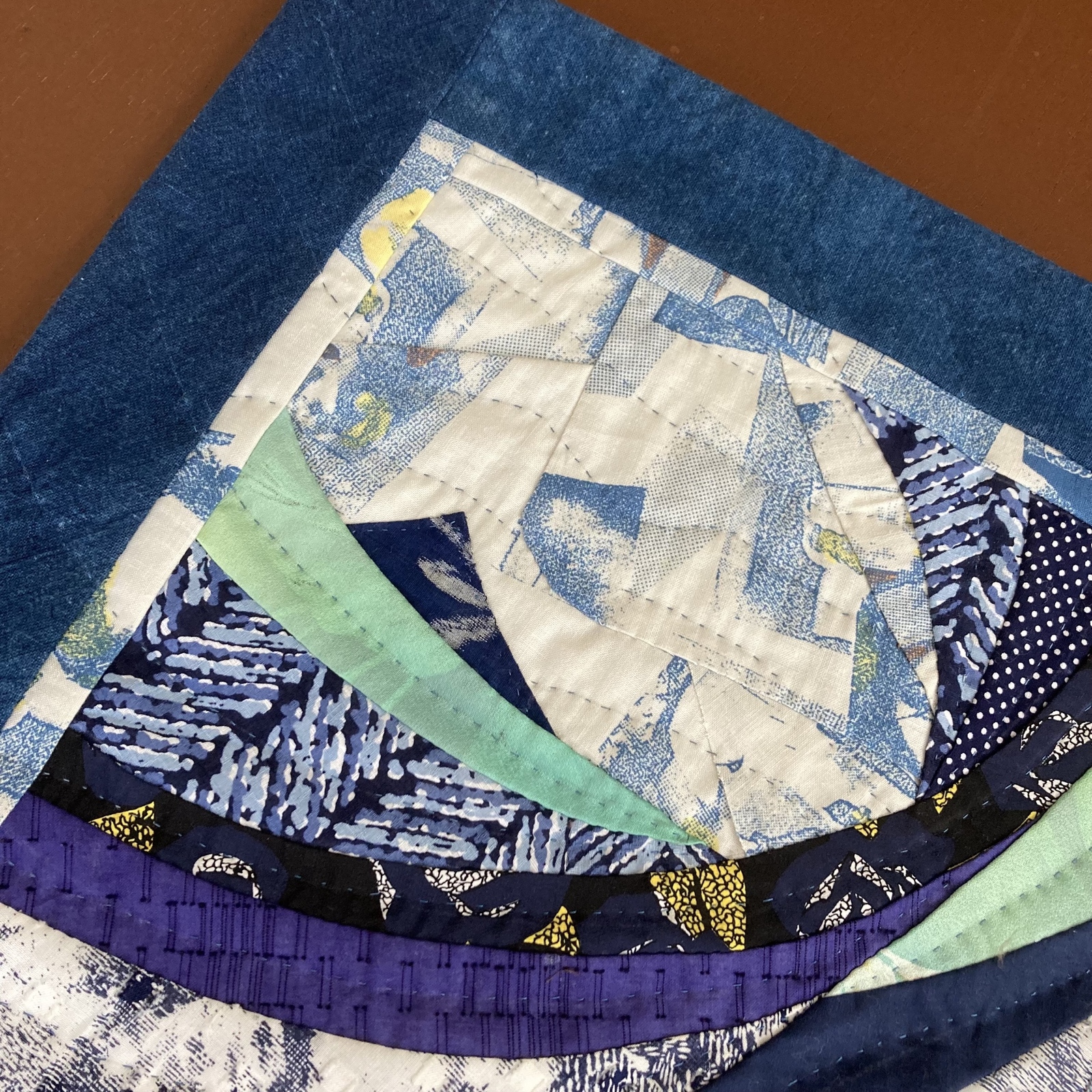 パッチワークワークキルト ハンドメイド ModernQuilt タペストリー