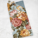 薄くてバッグの中でかさばらないスマホ入れ