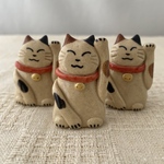 ミニミニ招き猫(三毛白左手上げ)