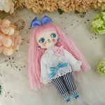 ラブリーナチュラル夢猫ちゃん　ドールチャーム　猫人形　マスコット　ホワイトブラウス、ヒッコリーパンツコーデ　蝶々ブローチ356