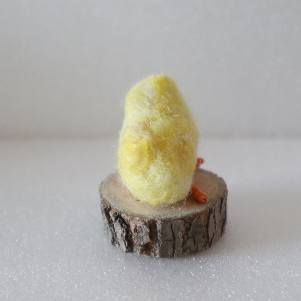 ひよこ】手のひらサイズのミニひよこ/ミニチュア 羊毛フェルト