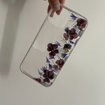 植物を閉じ込めたスマホケース