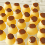 つやつやプリン　6～50個　発送目安：3～14日　スイーツデコ　ミニチュア　粘土のお菓子　フェイクフード　ミニチュア