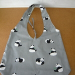 表も裏もパンダいっぱい（グレー）のリバーシブルショッピングバッグ