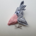 つまみ細工ハシビロコウのブローチ　ちりめん細工　お出かけ　鳥　酉年