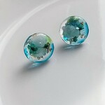 透明なお花のピアス