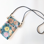 新作！柄が選べる！スマホポシェット・北欧花（エクリュ）