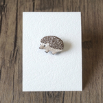 ハリネズミの手刺繍ブローチ