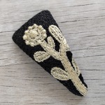 ミナペルホネン ヘアピン パッチンピン　ボヌール　トライアングル　プチギフト　プチプレゼント　北欧　刺繍