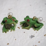 【動物シリーズ】アマガエルのピアス