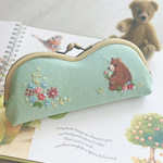 ＊クマさんの手刺繍がま口メガネケース＊
