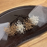  ドライフラワーかすみ草とチュールの髪飾り　ゴールド　ホワイト