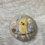リネン生地刺繍ブローチ