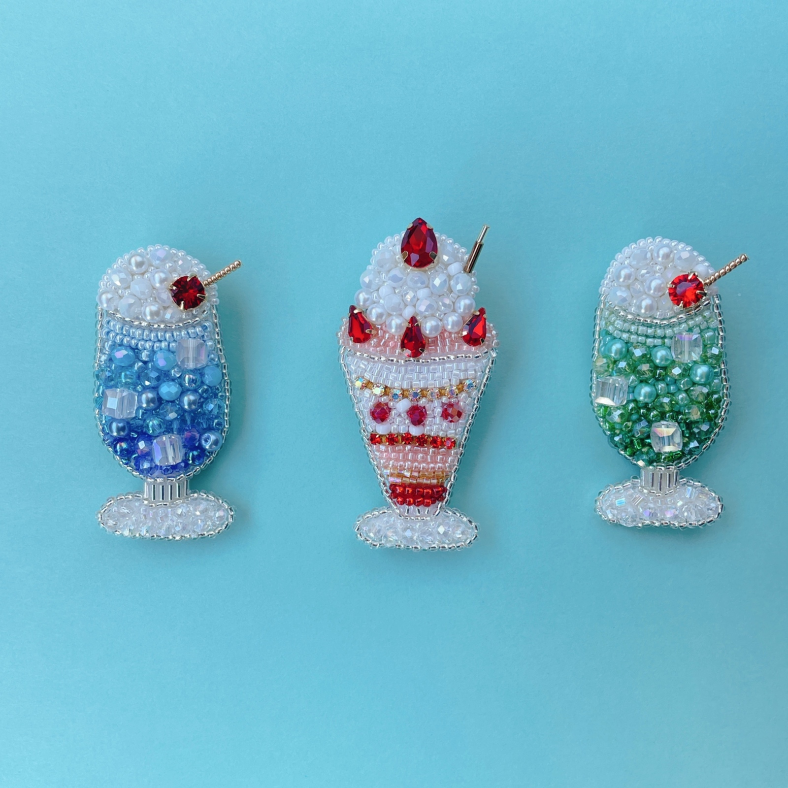 純喫茶シリーズ】クリームソーダ ビーズ刺繍ブローチ ブローチ