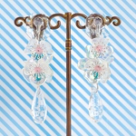 透明フラワーが咲いたピアス
