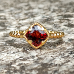 レッド　スピネル クッションカット　1.26ct　ミル打ち　シルバーSV925リング