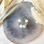 ✨全品20％OFF中✨天然石とホワイト・シルバーパールのイヤーカフ